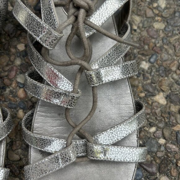 E Collection Gold Lace Up Gladiator Buckle Sandals size 8.5 - Picture 7 of 8